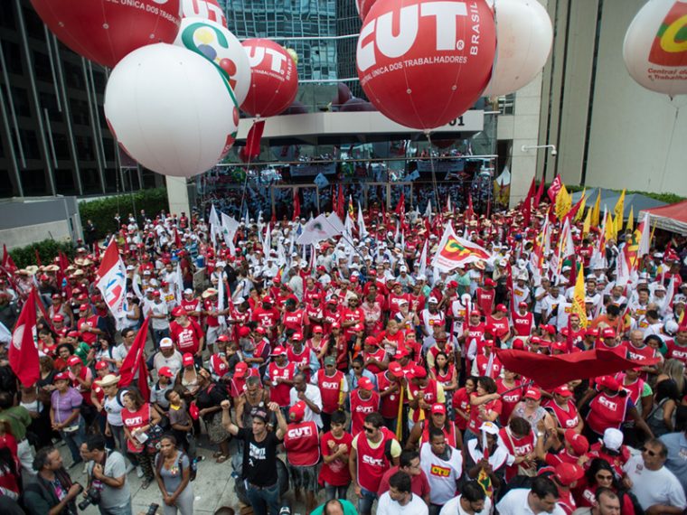 Manifestação em ao prédio da Petrobras