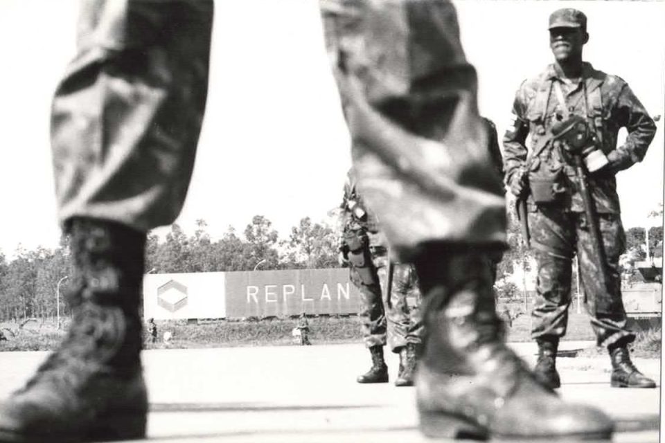 Ocupação do Exército da Refinaria de Paulínia durante a greve de 1995