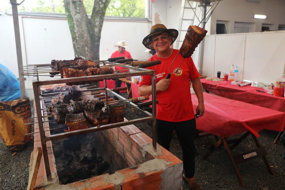 Foram mais de 50 pessoas envolvidas na organização e execução da festa (Foto: Vítor Peruch/Sindipetro Unificado)