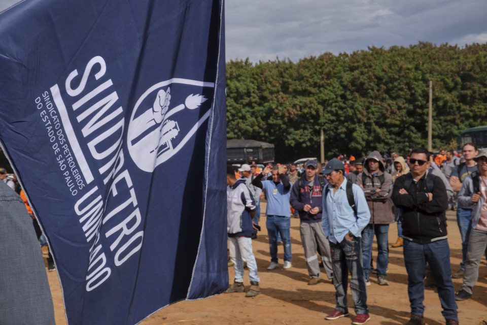 Trabalhadores e trabalhadoras compareceram em massa ao ato em memória do companheiro falecido (Foto: Marcelo Aguilar)