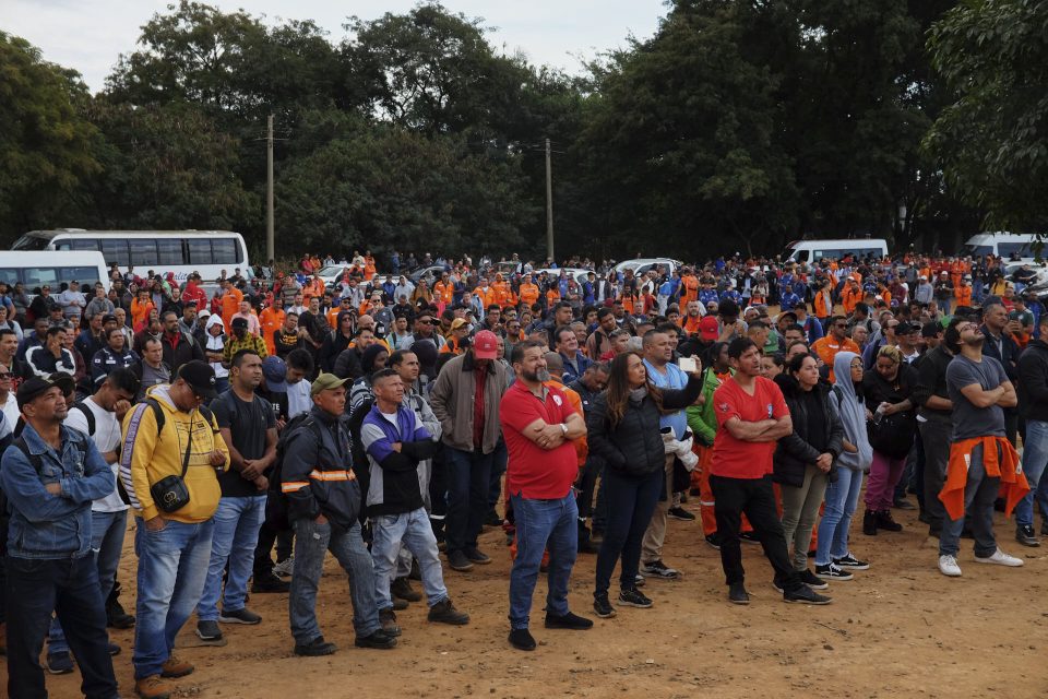 Trabalhadores e trabalhadoras compareceram em massa ao ato em memória do companheiro falecido (Foto: Marcelo Aguilar)