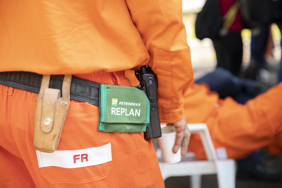 Trabalhadores comemoram 72 da Petrobrás em luta (Foto: Guilherme Weimann)