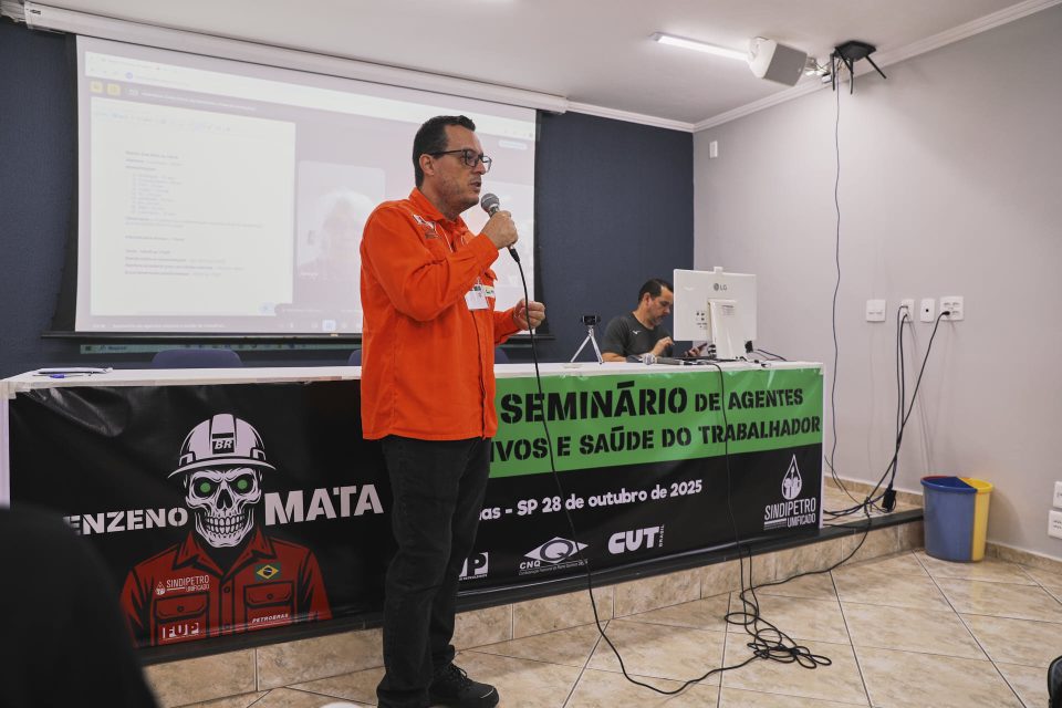 Participantes do seminário do Sindipetro Unificado discutem exposição a agentes nocivos e condições de trabalho na Replan (Foto: Vítor Peruch/Sindipetro Unificado)