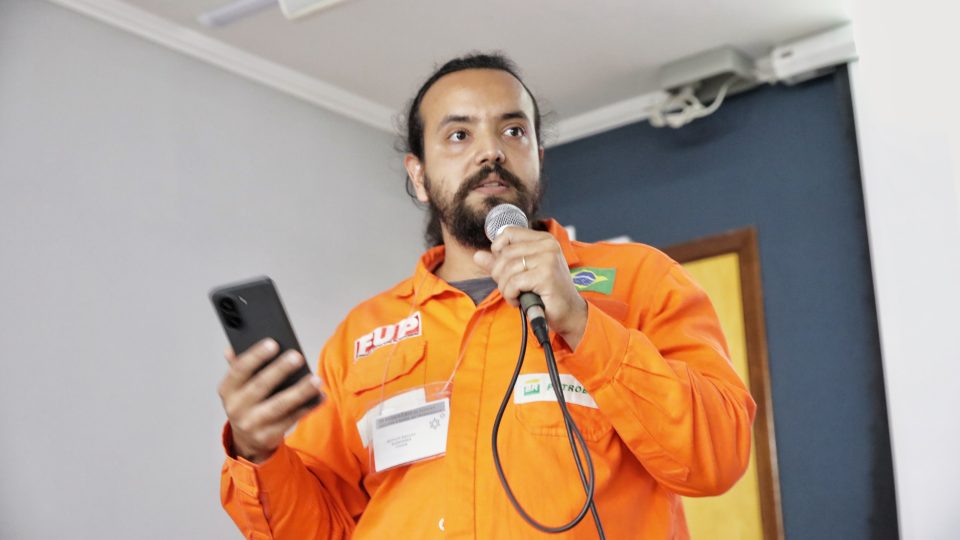 Participantes do seminário do Sindipetro Unificado discutem exposição a agentes nocivos e condições de trabalho na Replan (Foto: Vítor Peruch/Sindipetro Unificado)