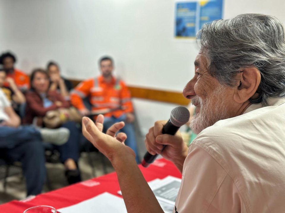 Seminário é organizado pela Plataforma Operária e Camponesa da Energia (Foto: Marcelo Aguilar)