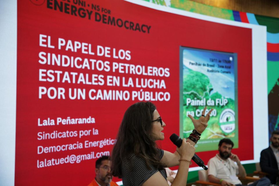 Participantes do painel da FUP na COP30 debatem caminhos para uma transição energética justa, soberana e popular, com foco em trabalhadores e participação social (Foto: Marcelo Aguilar)
