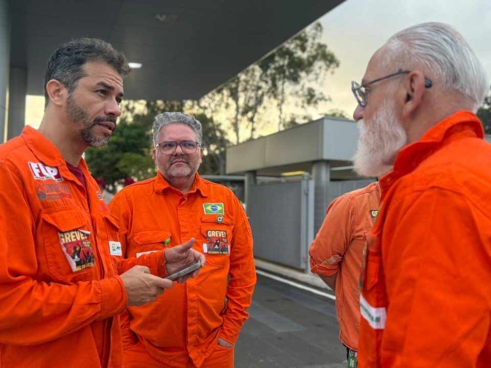 Petroleiros durante a greve na Replan. Foto: Guilherme Weimann/Sindipetro Unificado.