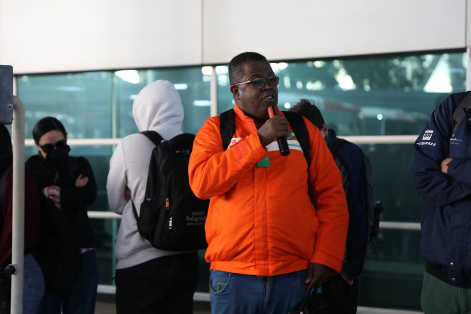Trabalhadores participaram ativamente do debate sobre os rumos da mobilização da categoria e os desafios colocados para o próximo período (Foto: Vítor Peruch)