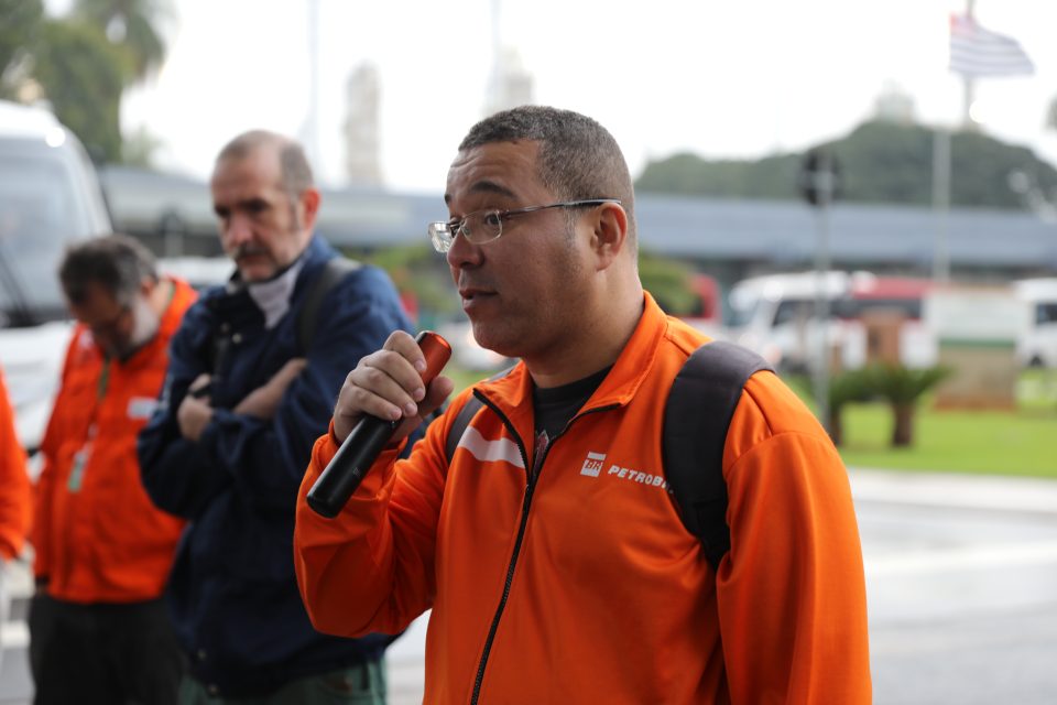 Trabalhadores participaram ativamente do debate sobre os rumos da mobilização da categoria e os desafios colocados para o próximo período (Foto: Vítor Peruch)