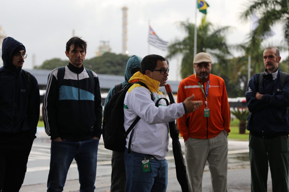 Trabalhadores participaram ativamente do debate sobre os rumos da mobilização da categoria e os desafios colocados para o próximo período (Foto: Vítor Peruch)