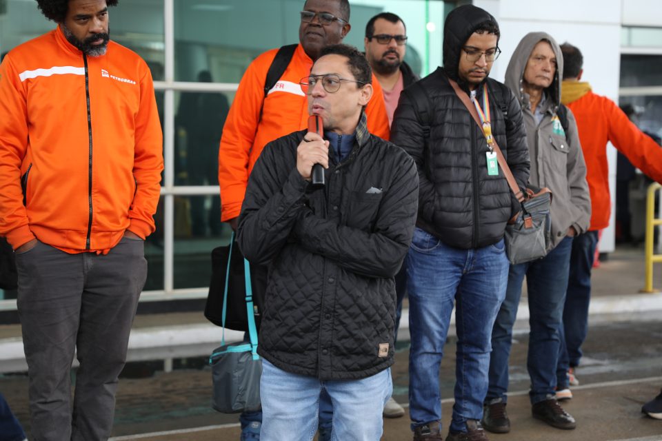 Trabalhadores participaram ativamente do debate sobre os rumos da mobilização da categoria e os desafios colocados para o próximo período (Foto: Vítor Peruch)