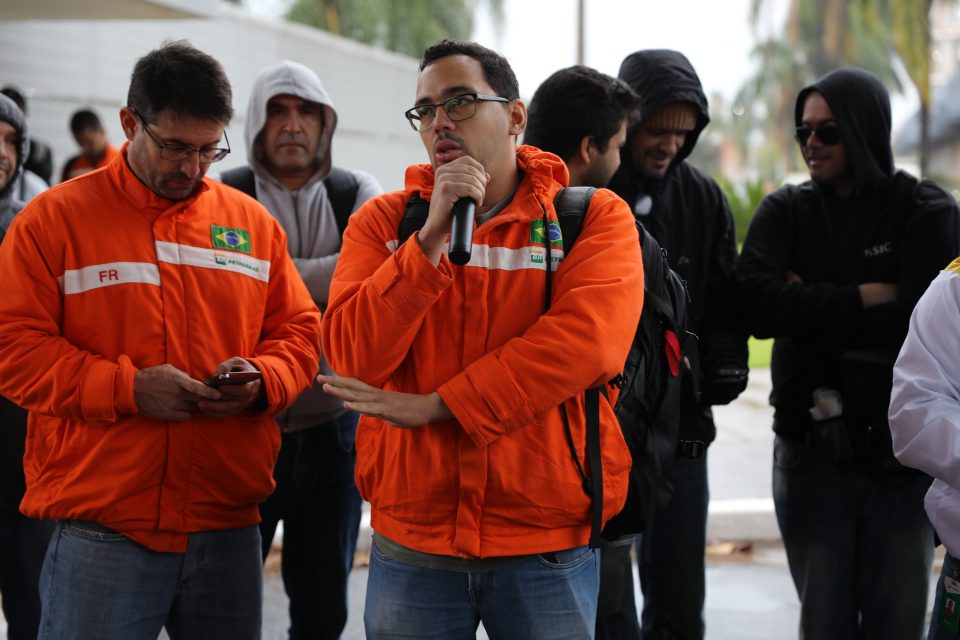 Trabalhadores participaram ativamente do debate sobre os rumos da mobilização da categoria e os desafios colocados para o próximo período (Foto: Vítor Peruch)