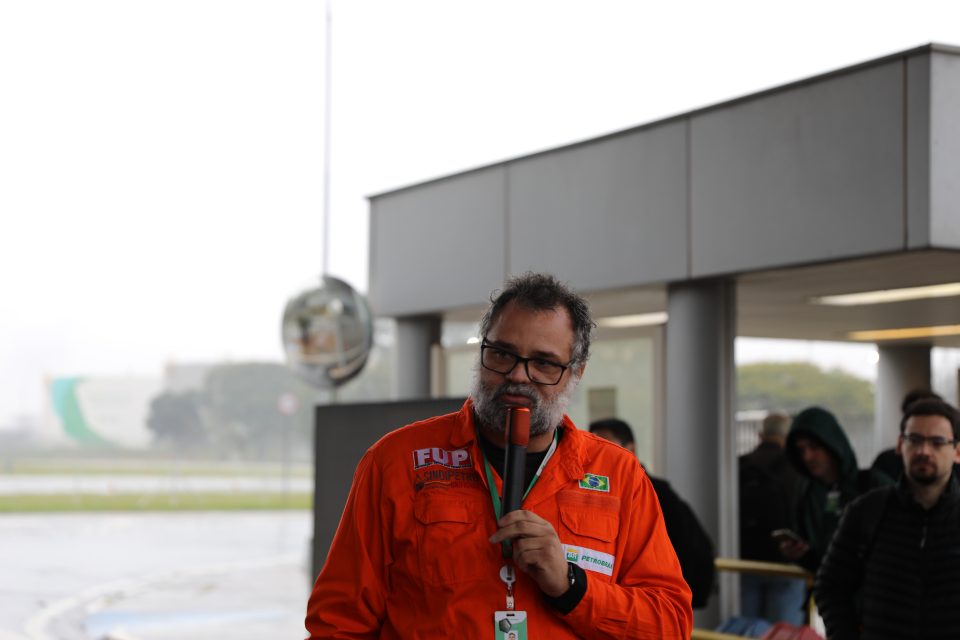 Trabalhadores participaram ativamente do debate sobre os rumos da mobilização da categoria e os desafios colocados para o próximo período (Foto: Vítor Peruch)