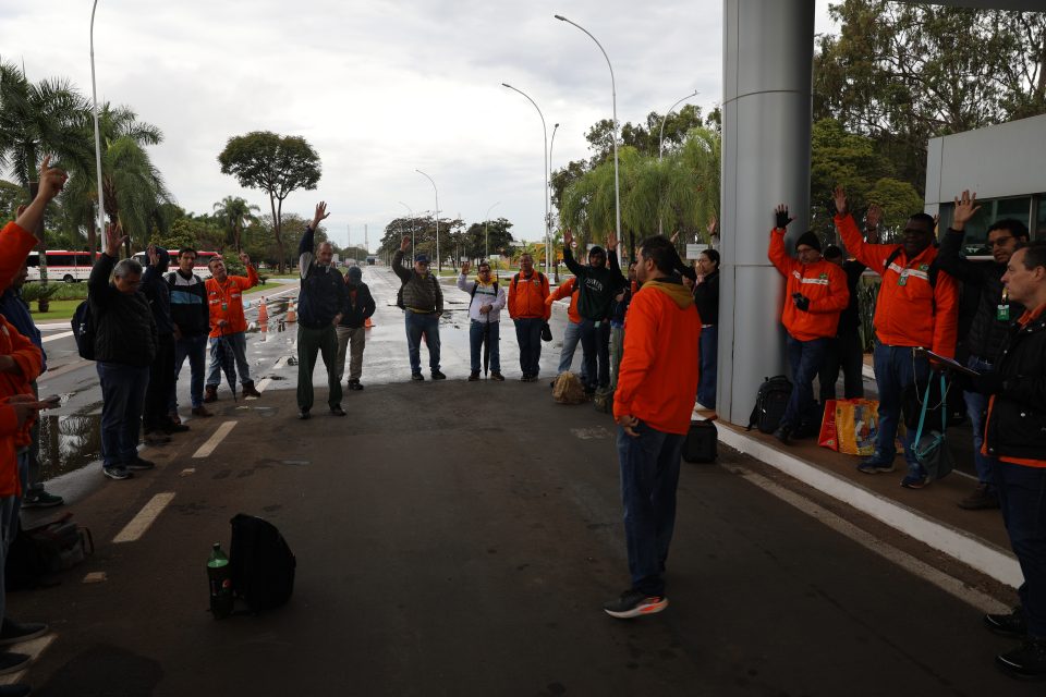 Trabalhadores participaram ativamente do debate sobre os rumos da mobilização da categoria e os desafios colocados para o próximo período (Foto: Vítor Peruch)