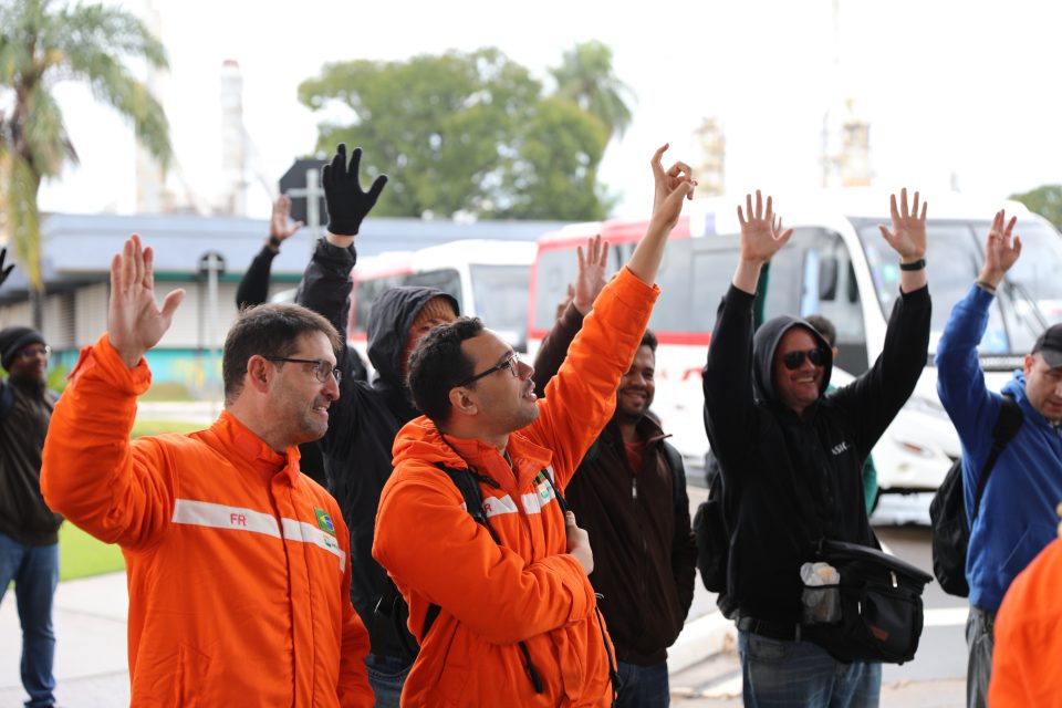 Trabalhadores participaram ativamente do debate sobre os rumos da mobilização da categoria e os desafios colocados para o próximo período (Foto: Vítor Peruch)