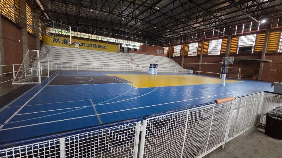 Piscinas, academia, quadras de tênis e beach tennis, campo de futebol, ginásio poliesportivo, restaurante e áreas de convivência fazem parte da estrutura da AABB Campinas | Foto: Divulgação/AABB Campinas
