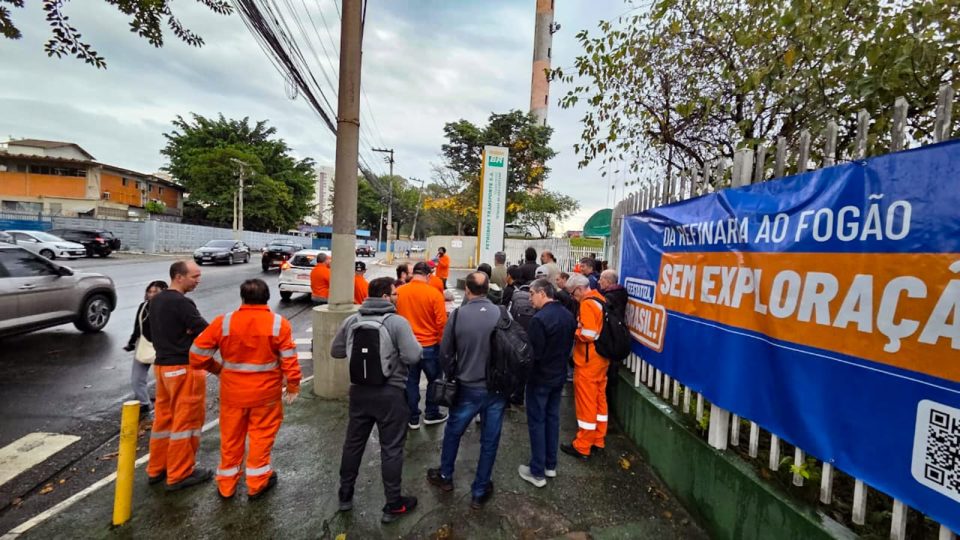 Mobilizações reúnem trabalhadores da ativa e aposentados em diferentes unidades, com atividades ao longo da semana e participação em bases operacionais e administrativas (Foto: Sindipetro Unificado)