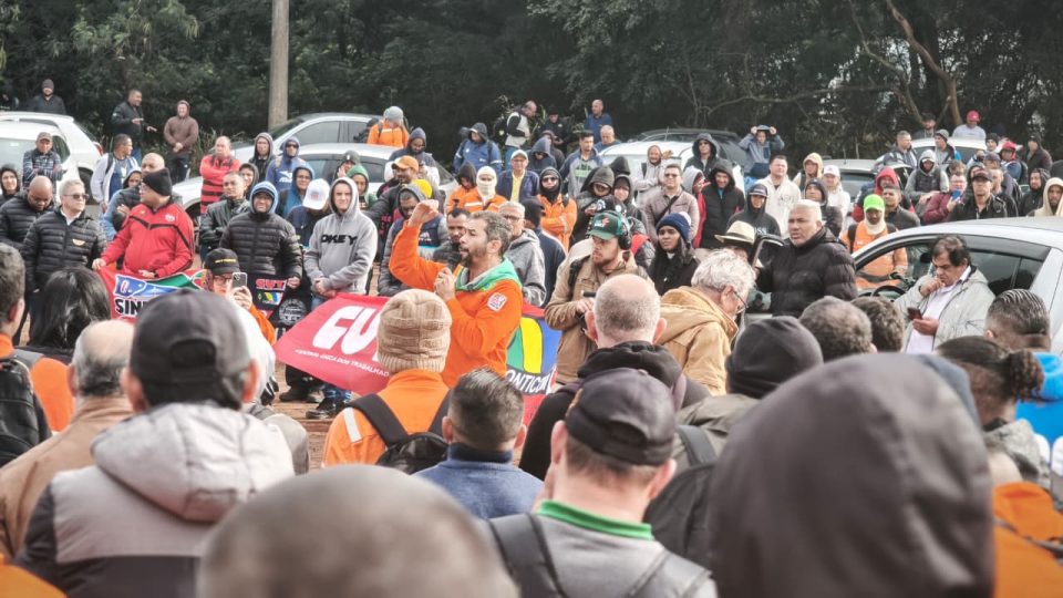 Steve Austin, coordenador-geral do Sindipetro Unificado, destacou a responsabilidade da empresa no conflito: "Todo mundo aqui trabalha para a Petrobras e tudo o que acontece aqui também é responsabilidade da Petrobrás" (Foto: Sindipetro Unificado)