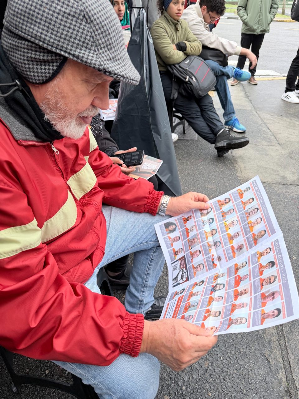 Petroleiros participaram, nesta sexta-feira, do encerramento da semana nacional de mobilizações na Refinaria de Capuava (Recap), em Mauá, em defesa do cumprimento dos acordos firmados com a Petrobrás e da retomada das negociações (Foto: Vítor Peruch/Sindipetro Unificado)