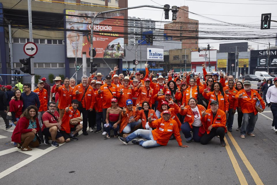 Delegação do Sindipetro Unificado presente em São Bernardo (Foto: Marcelo Aguilar)
